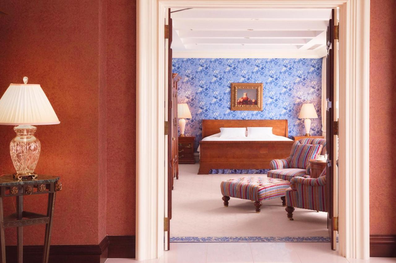 Omo7 Asahikawa By Hoshino Resorts Екстер'єр фото A suite at the Four Seasons Hotel, Hong Kong